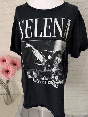 Selena Official Merchandise."Queen of Cumbia" Black Graphic Tee